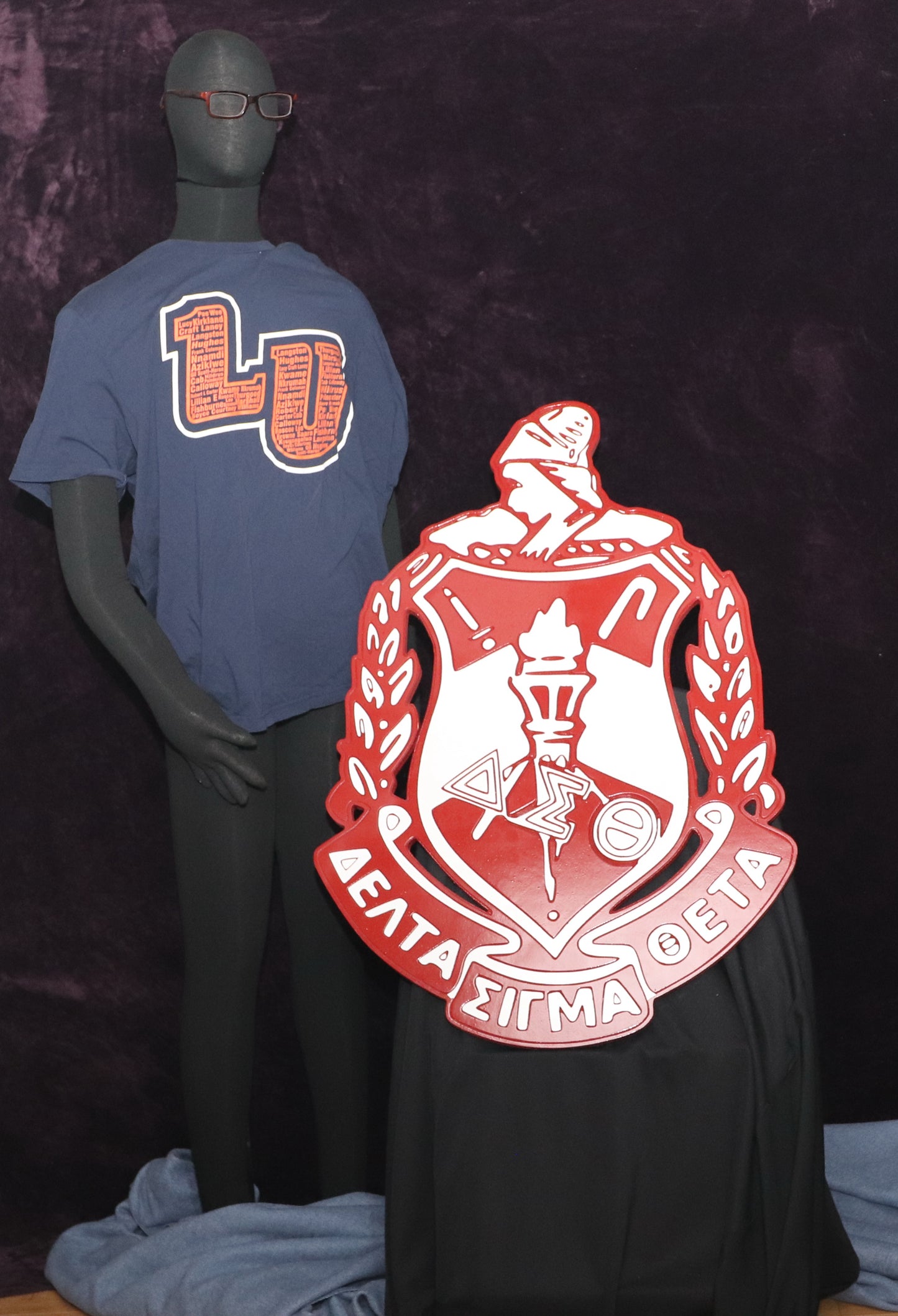 Delta Sigma Theta Sorority - Carved Shield (Painted)